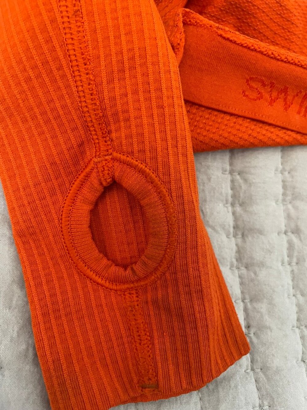 Lululemon Swiftly Tech Long Sleeve Womens 8 Orange Thumbholes pilling/snag - Picture 4 of 11